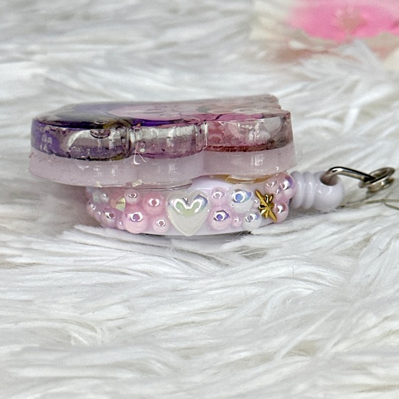 Kirby Badge Reel Handmade - Shaker Resin Badge Reel - Picture 2 of 4